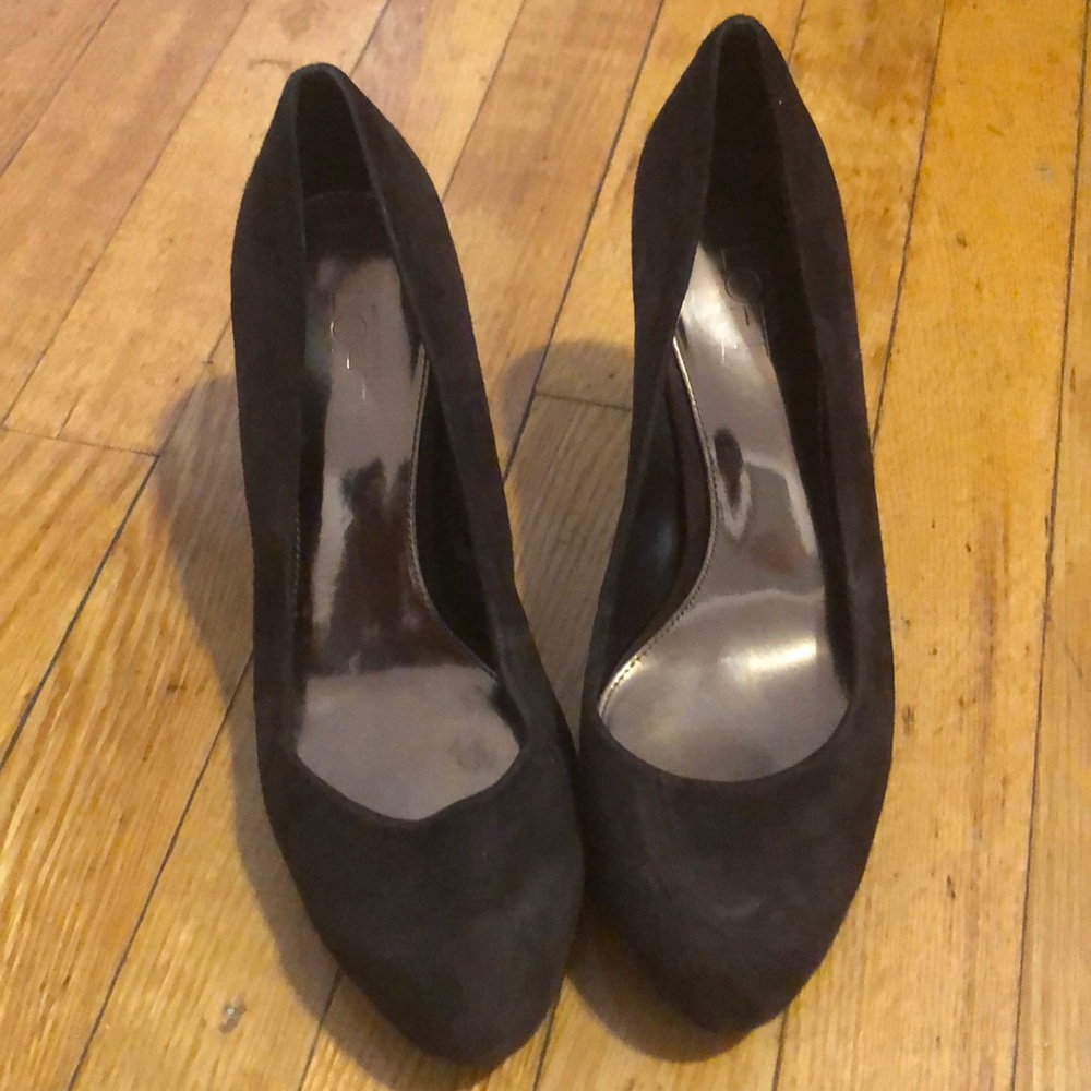 Ann Taylor Loft dark brown suede pump
